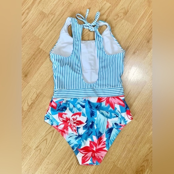 Swimsuit Shein woman’s size medium one piece swimwear - Picture 2 of 3